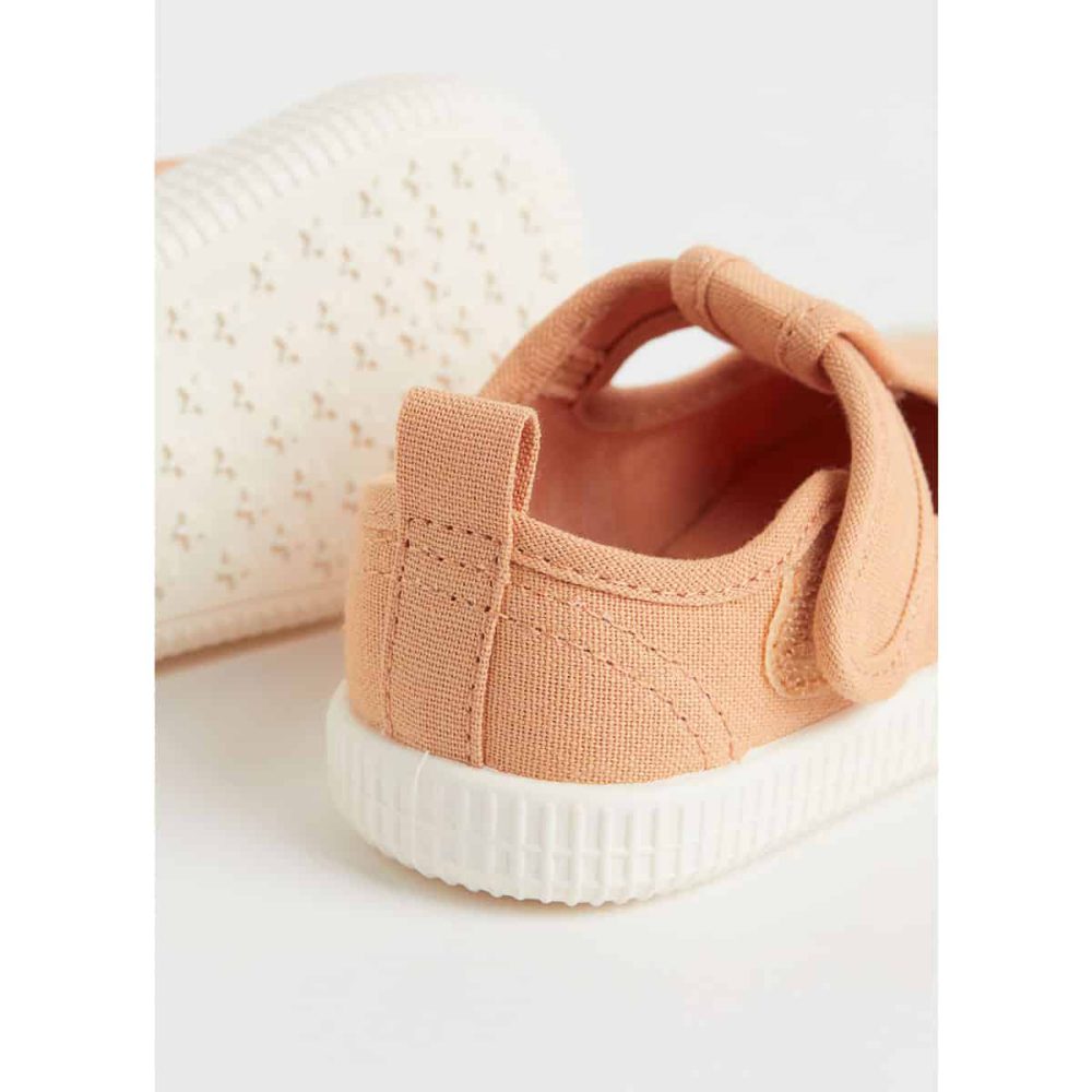 کفش نوزاد برند اچ اند ام مدل Canvas Sandals
