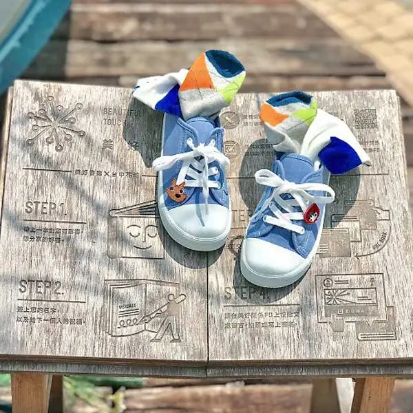 کفش بچه گانه اسپرت برند La Collection مدل Strappy