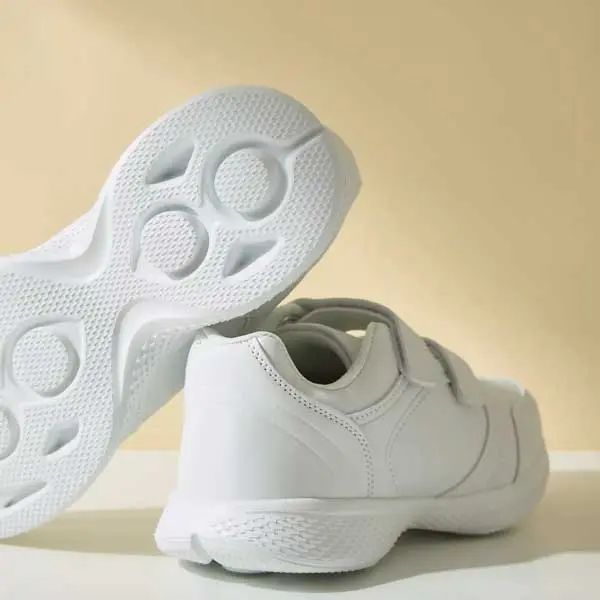 کفش کتانی بچه گانه برند مکس مدل School Sports